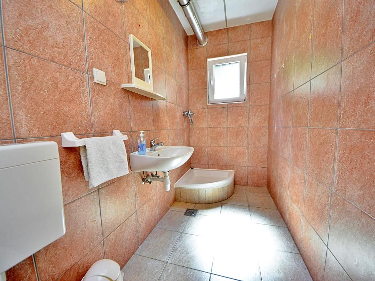 Holiday Home Tina - Hvr501 By Interhome Gdinj Εξωτερικό φωτογραφία